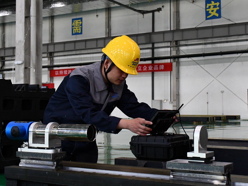 乔那科定梁动台式龙门加工中心为客户提供高精度定制加工解决方案