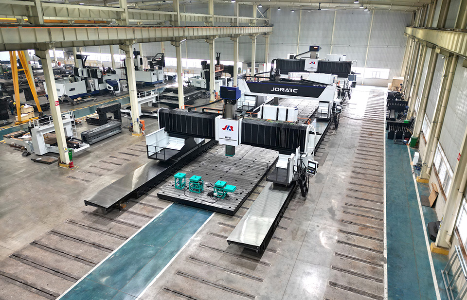 五轴三龙门加工中心.jpg 五轴三龙门加工中心.jpg